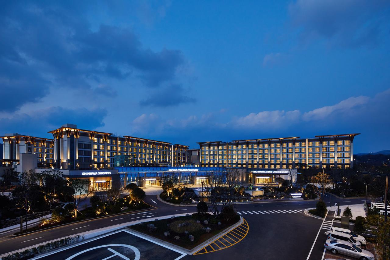 Landing Jeju Shinhwa World Hotel Exterior photo